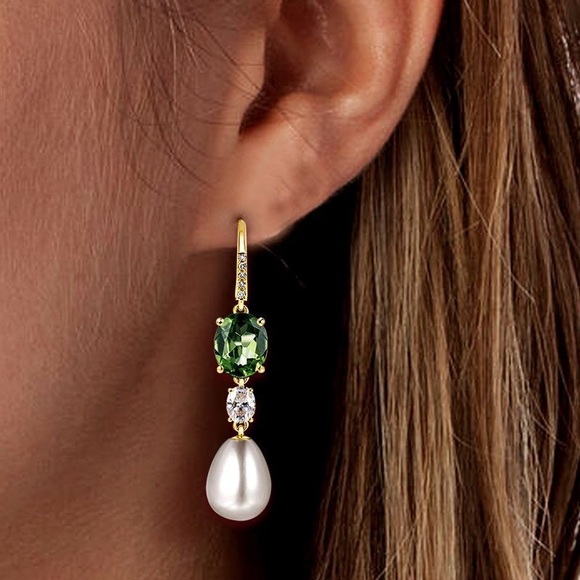 Nextnecklace Elegant Golden Oval Cut Pearl & Peridot Necklace & Earrings Sets - Picture 5 of 7